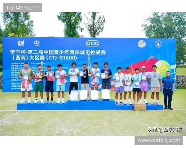 成都网球队在世界杯中的灵活性表现引发热议展现出卓越的竞技水平与团队合作精神